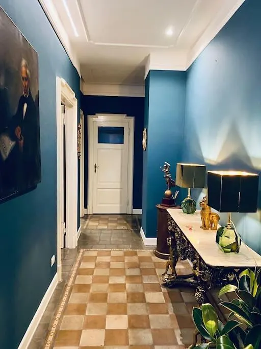 Elegant Liberty Apartment In The Heart Of Milan