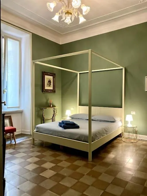 Elegant Liberty Apartment In The Heart Of Milan