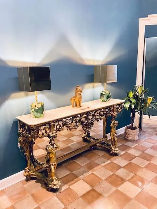 Elegant Liberty Apartment In The Heart Of Milan
